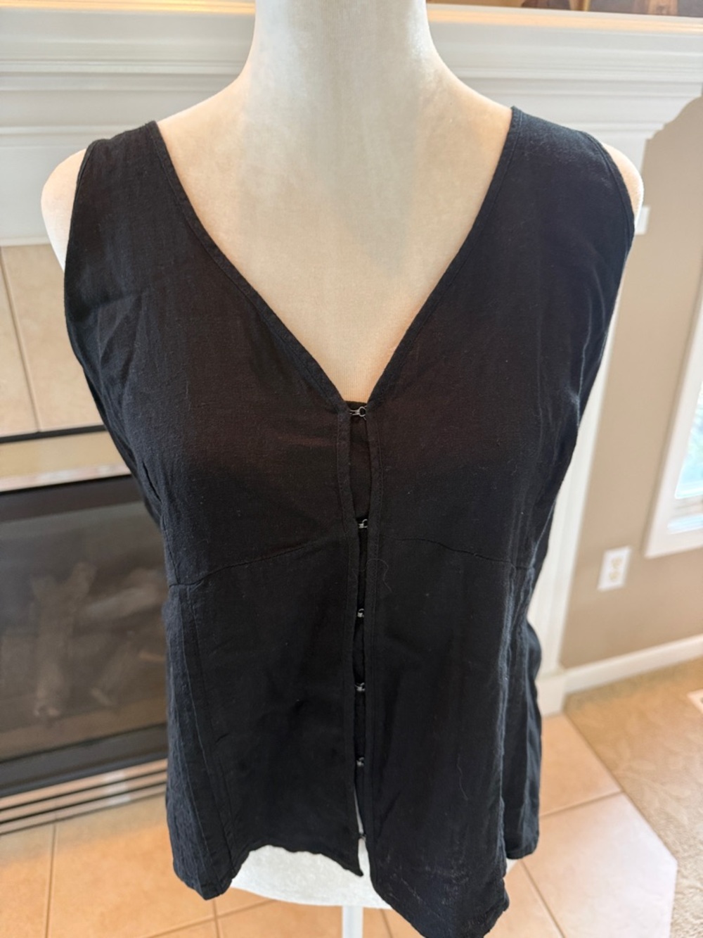 Old Navy Black V-Neck Button-Front Tank